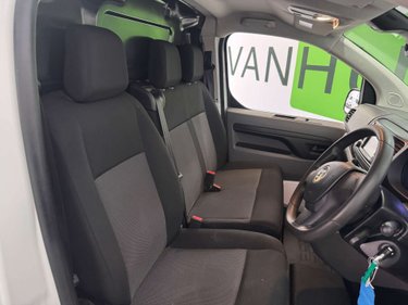 Vauxhall Vivaro 1.5 Vivaro F2700 Dynamic S/S 4