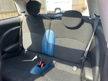 Mini Hatch COOPER D 1.6 3dr 18