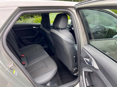 Audi A1 1.0 TFSI 30 S line Sportback S Tronic Euro 6 (s/s) 5dr 37