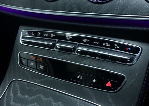 Mercedes-Benz E Class 2.0 E300h MHEV AMG Line Night Edition (Premium Plus) Coupe 2dr Petrol Hybri 28