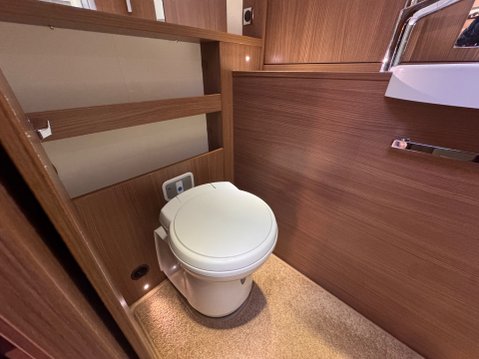 Burstner Ixeo IT 680 G 30