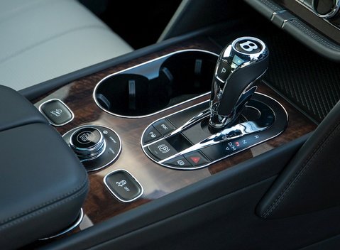 Bentley Bentayga V8 24