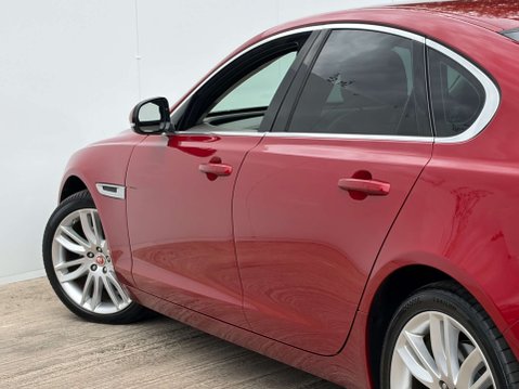 Jaguar XF 2.0 XF Portfolio D Auto 4dr 39