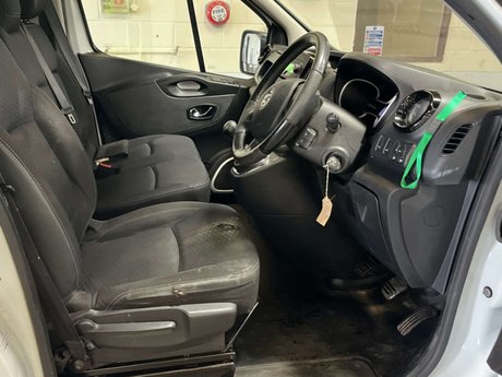Vauxhall Vivaro 1.6 Vivaro 2700 Sportive CDTi 19