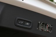 Volvo XC40 1.5 XC40 R-Design T4 Recharge Auto 5dr 37
