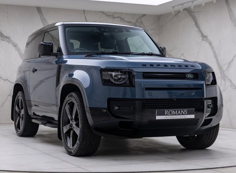 Land Rover Defender 90 D300 X-DYNAMIC HSE 9