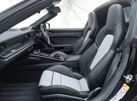 Porsche 911 Targa (992) 50 Years Porsche Design Edition 22