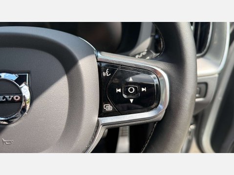 Volvo XC60 2.0 XC60 R-Design Pro T8 Recharge AWD Auto 4WD 5dr 33