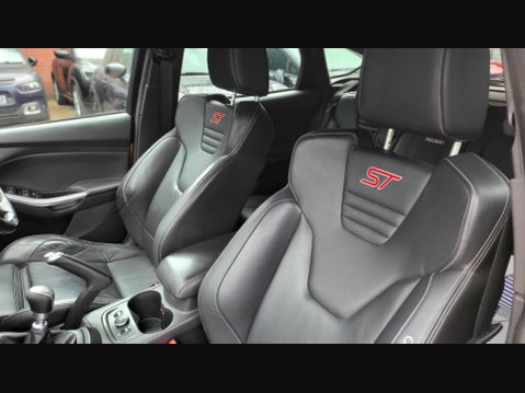Ford Focus ST-3 28