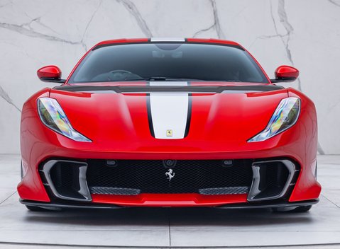 Ferrari 812 Competizione 4