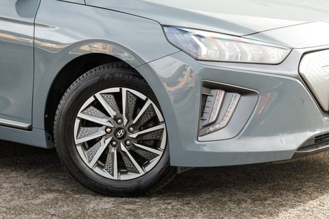 Hyundai IONIQ PREMIUM 11