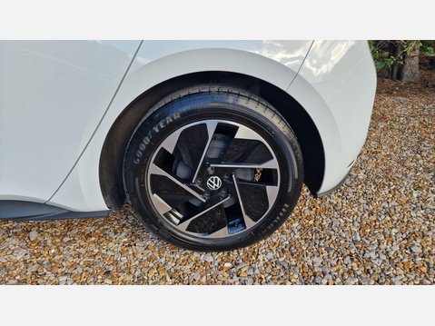 Volkswagen ID.3 Pro Performance 58kWh Family Hatchback 5dr Electric Auto (204 ps) 20