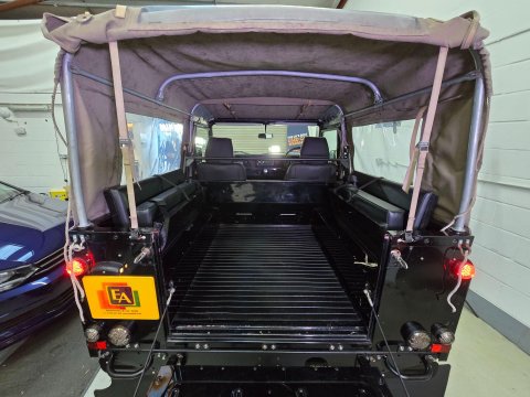 Land Rover Defender 90 HARD-TOP TD5 18