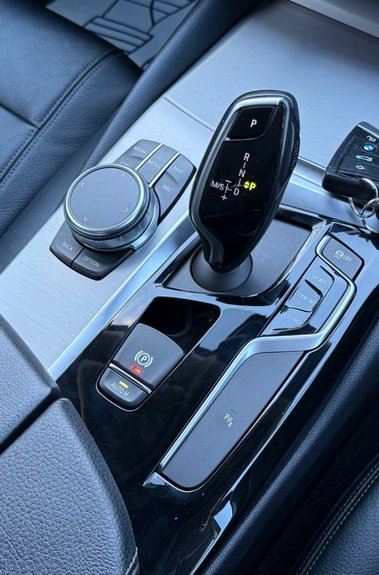 BMW 5 Series 520I SE TOURING AUTOMATIC ESTATE TOURING - HARMAN KARDON - AMBIENT LIGHTING 