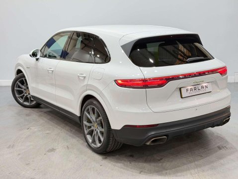 Porsche Cayenne 3.0 V6 E-Hybrid 14.1kWh SUV 5dr Petrol Plug-in Hybrid TiptronicS 4WD Euro 6 23