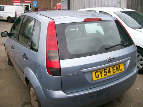 Ford Fiesta GHIA TDCI 4
