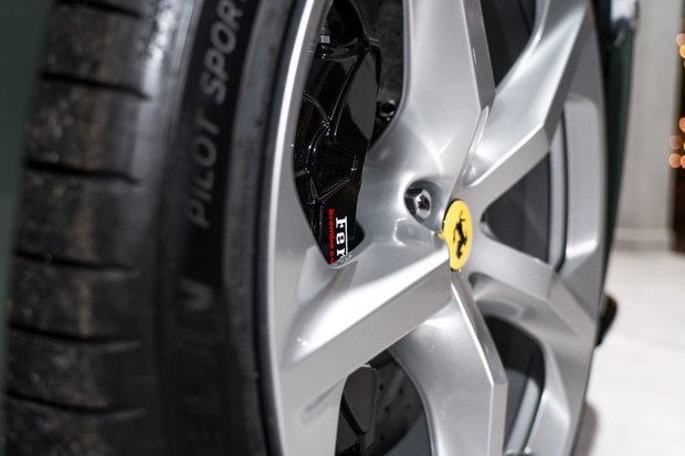 Ferrari 12 Cilindri SPIDER. £15K GLOSS BLACK EXTERIOR PACK. CARBON WHEEL & LEDs. LIFT. 5