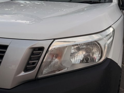 Nissan Navara DCI VISIA 4X4 SHR KCB 10