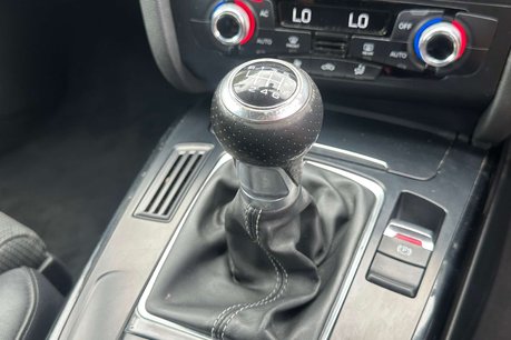 Audi A4 2.0 TDI Black Edition Saloon 4dr Diesel Manual Euro 5 (s/s) (177 ps) 35