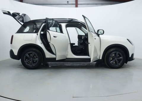 Mini Countryman 1.5C MHEV Classic SUV 5dr Petrol Hybrid Auto Euro 6 (s/s) (170 ps) 57