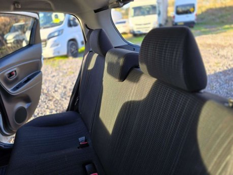 Toyota Yaris 1.33 Dual VVT-i Design Hatchback 5dr Petrol Multidrive S Euro 6 (99 ps) 53