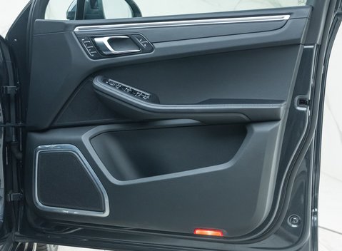 Porsche Macan TURBO 28