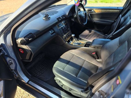 Mercedes-Benz C Class 1.8 C180 Kompressor Avantgarde SE Saloon 4dr Petrol Automatic (193 g/km, 14 23