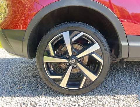 Nissan Qashqai 1.3 Qashqai N-Motion DiG-T 5dr 14
