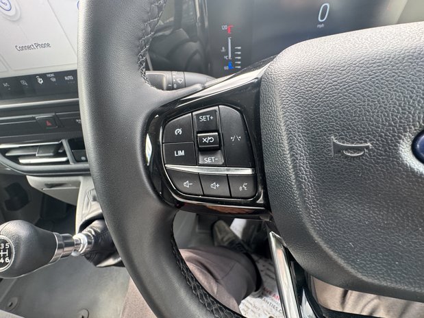 Ford Transit Custom SWB L1H1 Low Roof Limited 300 Air Con Alloys Camera Sensors EURO 6 17