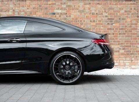 Mercedes-Benz C Class C63 Coupe 28