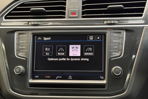 Volkswagen Tiguan R-LINE TDI BMT 4MOTION DSG -RARE LEATHER -DYNAUDIO -TOWBAR -APPLE CARPLAY  50