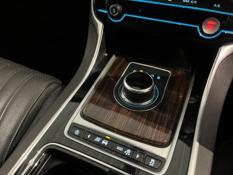 Jaguar XF 2.0d Portfolio Sportbrake Auto Euro 6 (s/s) 5dr 34