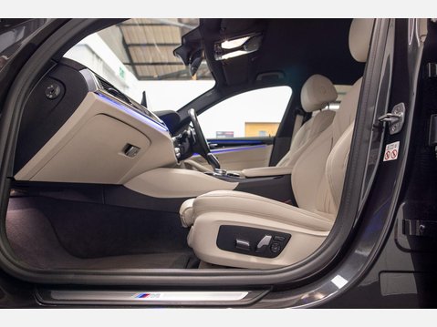 BMW 5 Series 3.0 540i GPF M Sport Auto xDrive Euro 6 (s/s) 4dr 66