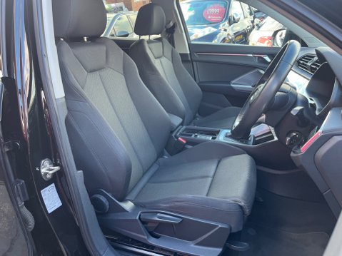 Audi Q3 TFSI SPORT 3