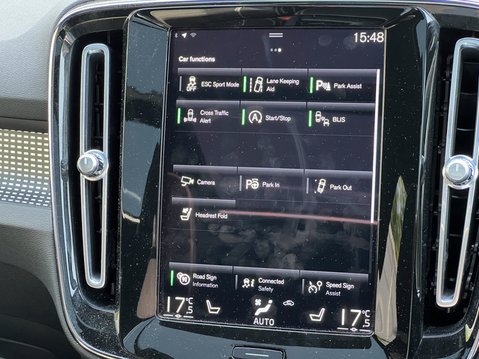 Volvo XC40 1.5 T3 R-Design SUV 5dr Petrol Auto Euro 6 (s/s) (163 ps) 34
