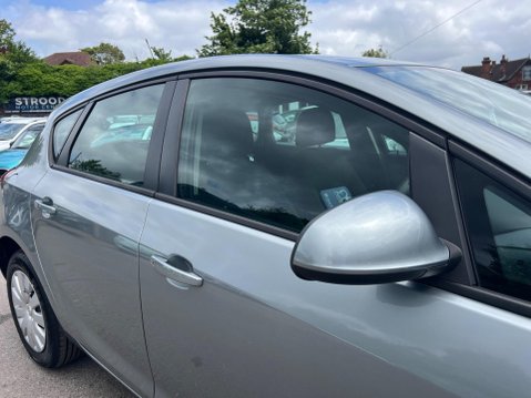Vauxhall Astra 1.4 16v Exclusiv Euro 5 5dr 15