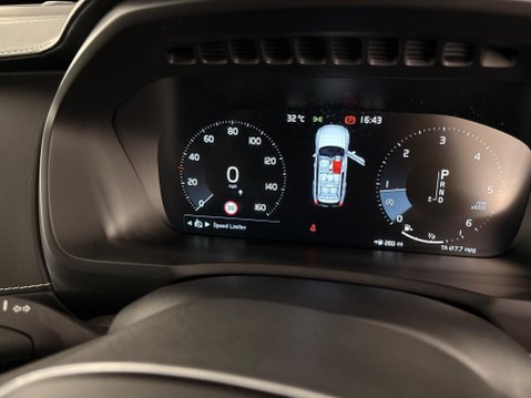 Volvo XC90 2.0 D5 PowerPulse R-Design Auto 4WD Euro 6 (s/s) 5dr 18