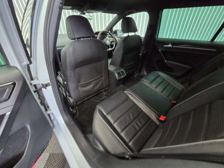 Volkswagen Golf 2.0 TSI BlueMotion Tech R Hatchback 5dr Petrol DSG 4Motion Euro 6 (s/s) (31 18