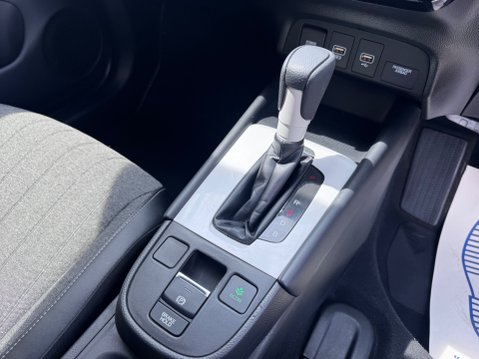 Honda Jazz I-MMD SR 18