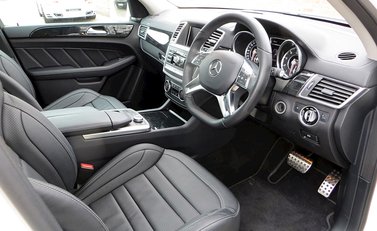 Mercedes-Benz M Class AMG 10