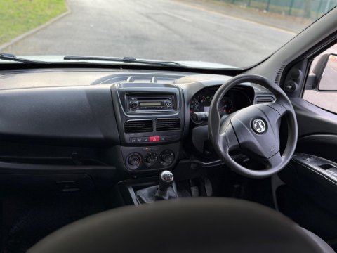Vauxhall Combo 1.5 Turbo D 2300 Dynamic Crew Van L2 Euro 6 4dr 12