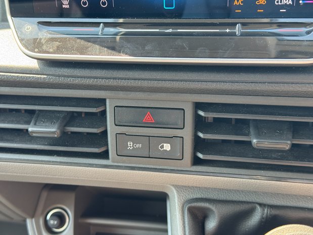 Volkswagen Crafter LWB L3H2 High Roof Commerce Business CR35 Air Con EURO 6 37