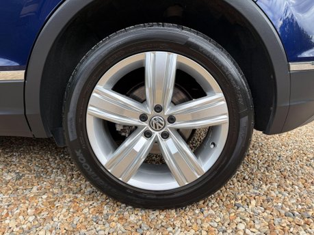 Volkswagen Tiguan 2.0 TDI SEL DSG 4Motion Euro 6 (s/s) 5dr 12