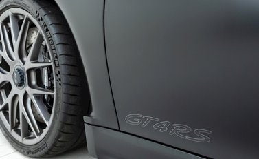 Porsche Cayman GT4 RS (718) 30