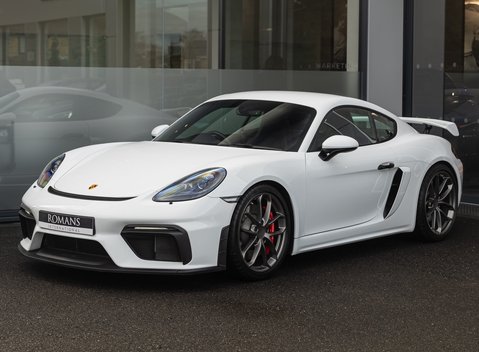 Porsche Cayman GT4 (718) 2
