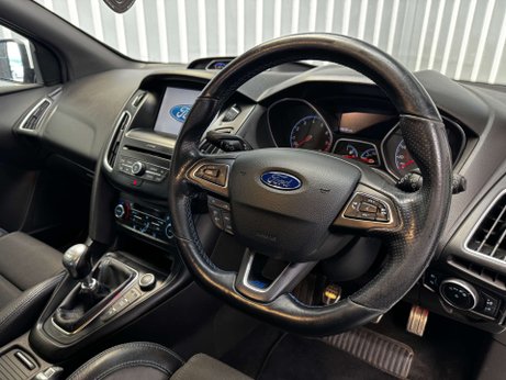Ford Focus 2.3T EcoBoost RS Hatchback 5dr Petrol Manual AWD Euro 6 (s/s) (350 ps) 17