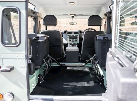 Land Rover Defender 90 Heritage 27