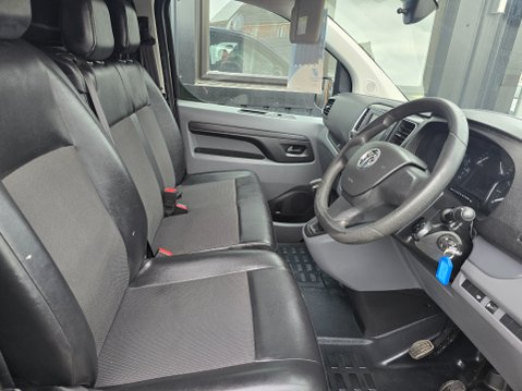 Vauxhall Vivaro L1H1 3100 DYNAMIC S/S 9