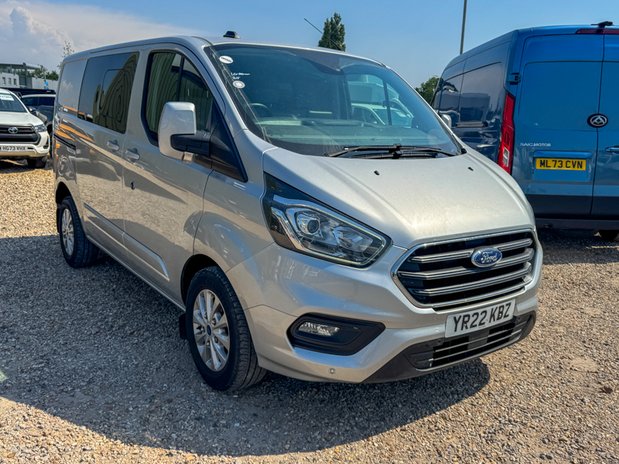 Ford Transit Custom Crew Cab SWB L1H1 Low Roof Limited 300 Air Con Alloys Sensors Cam EURO 6 5