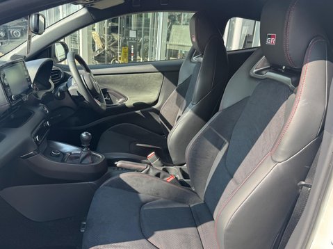 Toyota Yaris GR-Y CIRCUIT 29